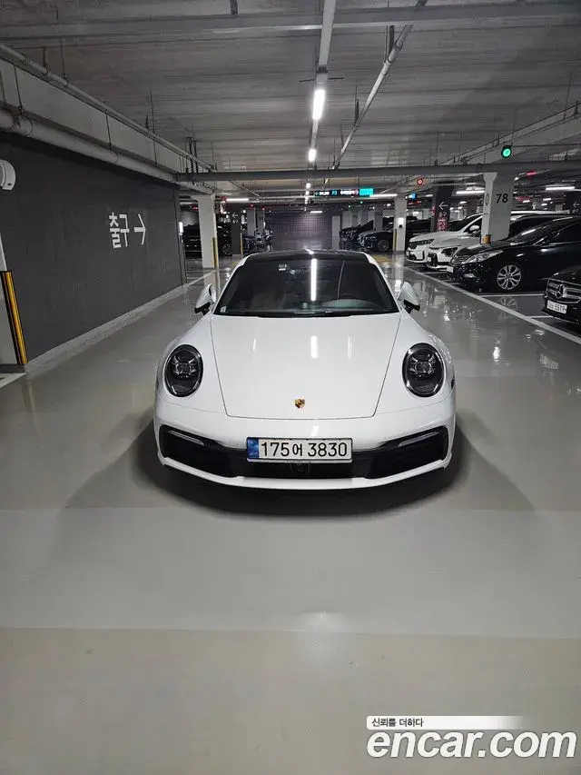 Porsche 911 2022 — Photo 7/10