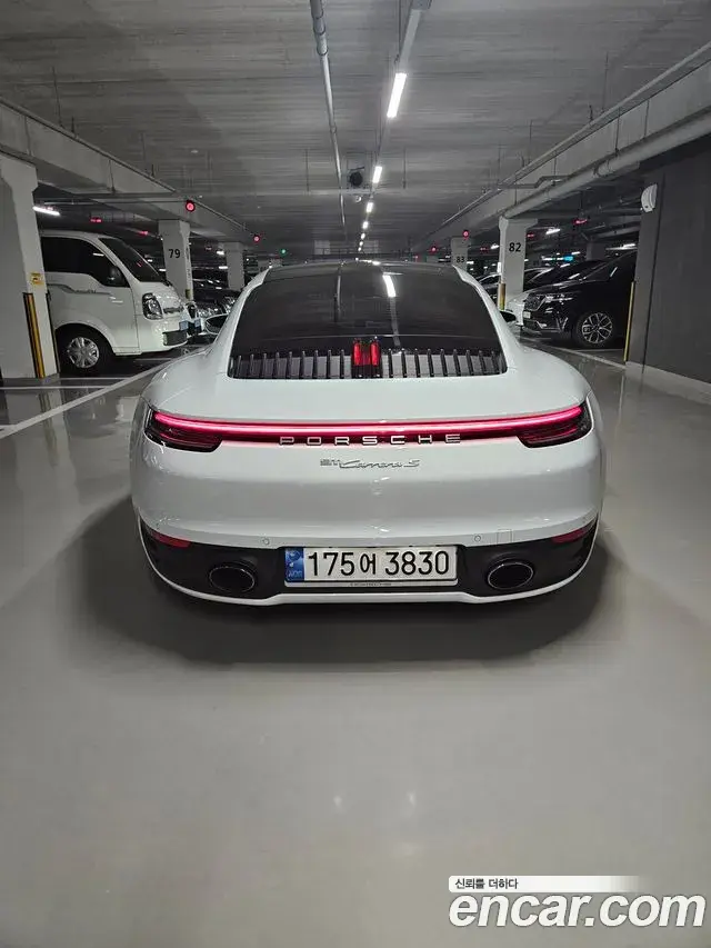 Porsche 911 2022 — Photo 3/10