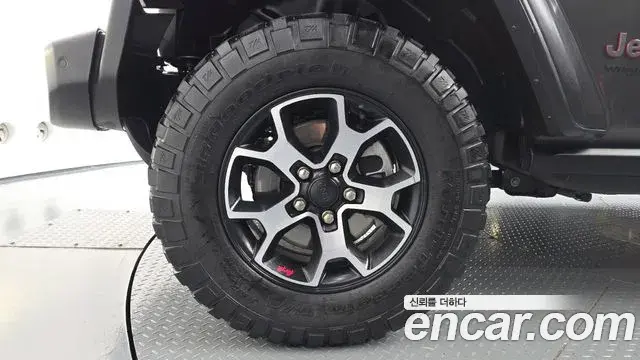 Jeep Wrangler 2022 — ფოტო 11/32