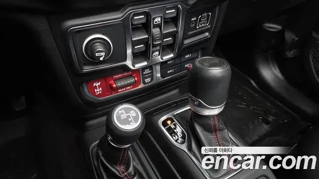 Jeep Wrangler 2022 — ფოტო 2/32