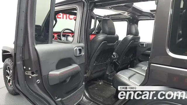 Jeep Wrangler 2022 — ფოტო 17/32