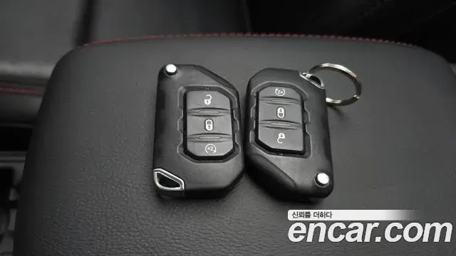 Jeep Wrangler 2022 — ფოტო 10/32