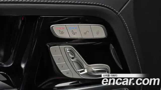 Mercedes-Benz G-Class 2020 — Фото 16/20