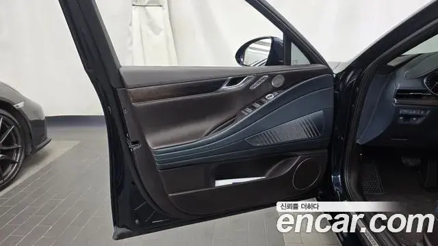 Genesis G80 2021 — ფოტო 32/37