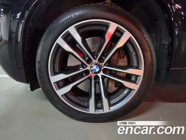 BMW X5 2018 — ფოტო 34/34