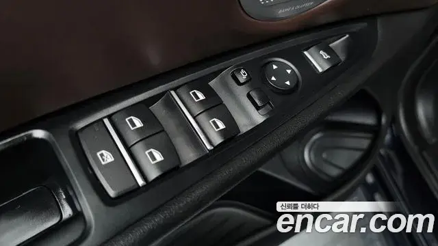 BMW X5 2018 — ფოტო 30/34