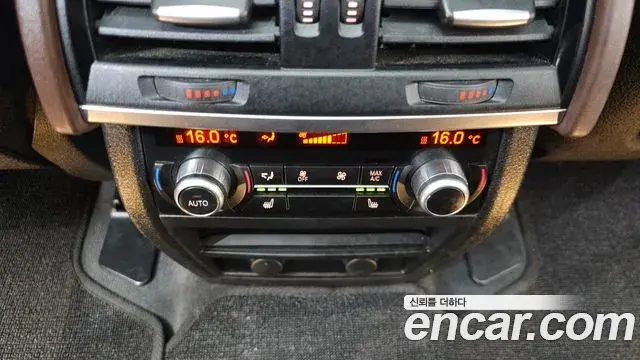 BMW X5 2018 — ფოტო 17/34