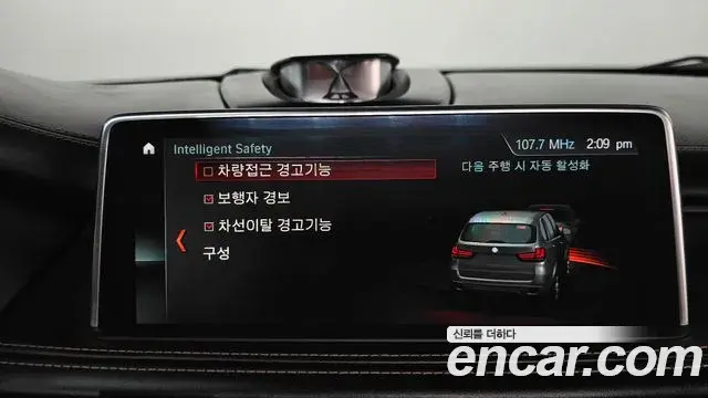 BMW X5 2018 — ფოტო 19/34