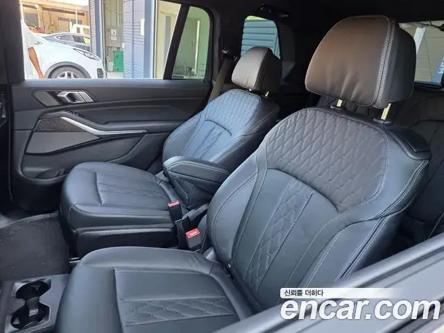 BMW X7 2026 — Photo 2/8