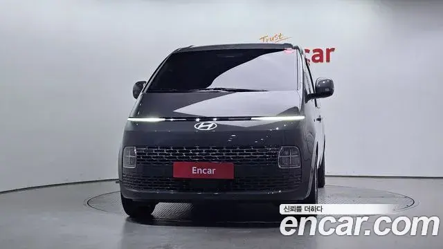 Hyundai Staria 2025 — Photo 14/30