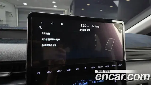 Hyundai Staria 2025 — Photo 18/30