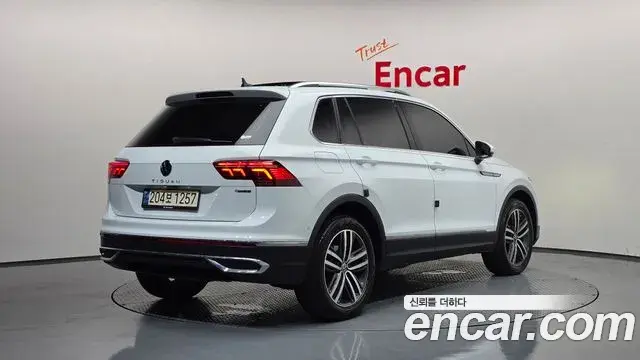Volkswagen Tiguan 2023 — Photo 36/37