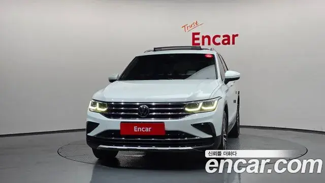 Volkswagen Tiguan 2023 — Photo 28/37