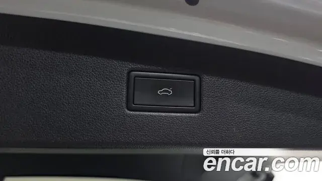Volkswagen Tiguan 2023 — Photo 4/37