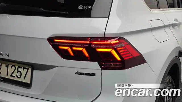 Volkswagen Tiguan 2023 — Photo 18/37