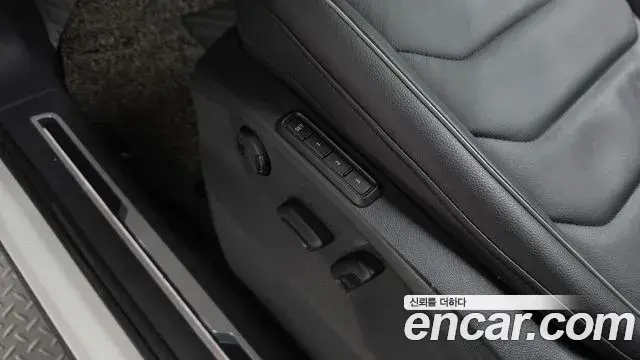 Volkswagen Tiguan 2023 — Photo 21/37