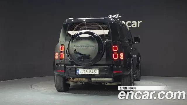 Land Rover Defender 2025 — Şəkil 24/33