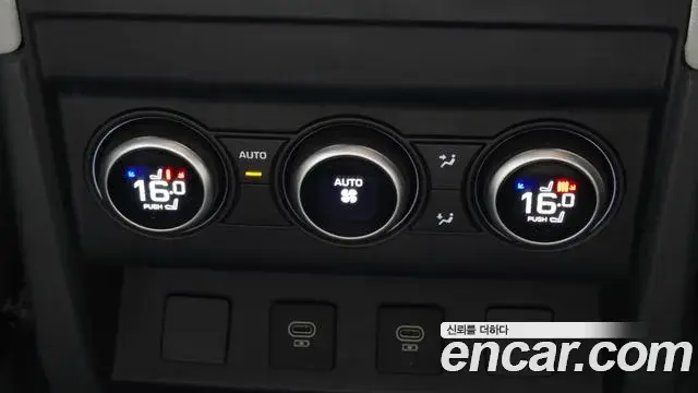 Land Rover Defender 2025 — Şəkil 15/33
