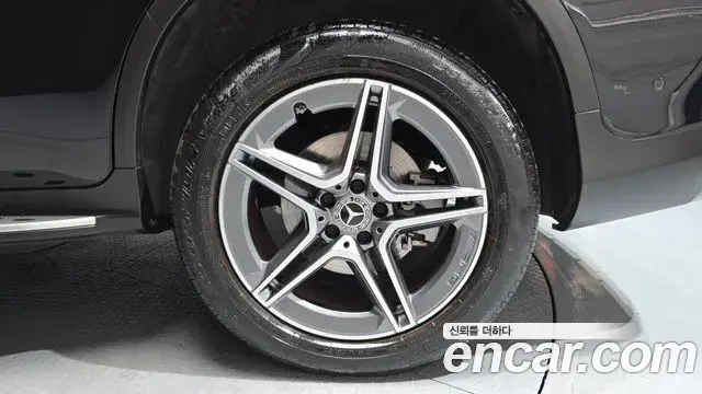 Mercedes-Benz GLC-Class 2021 — Photo 25/32