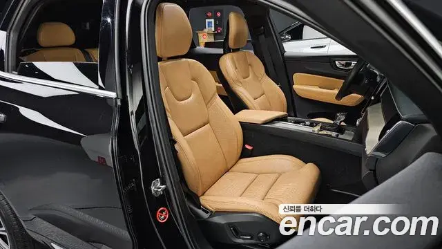 Volvo XC60 2018 — Şəkil 10/31