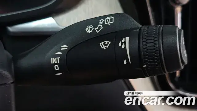 Volvo XC60 2018 — Şəkil 14/31