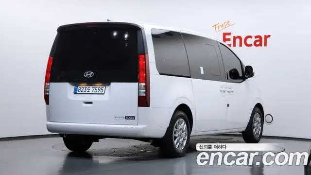 Hyundai Staria 2026 — Фото 2/20