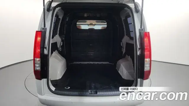 Hyundai Staria 2026 — Фото 18/20