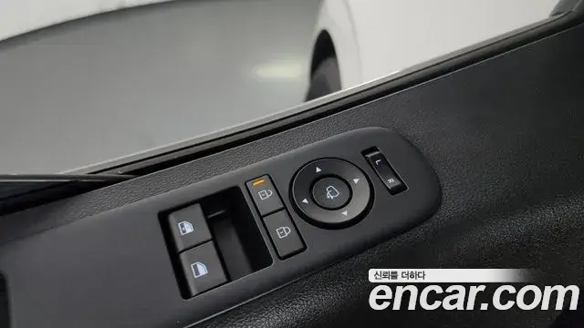 Hyundai Staria 2026 — Photo 7/33
