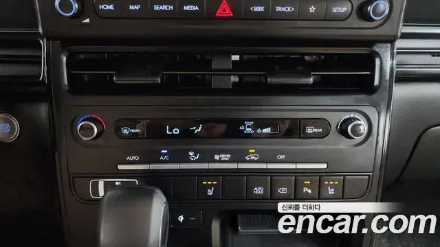 Hyundai Staria 2026 — Photo 8/33