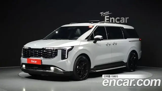 Kia Carnival 2024 — ფოტო 33/41
