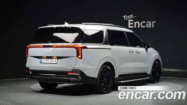Kia Carnival 2024 — ფოტო 19/41