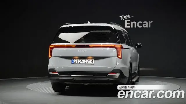 Kia Carnival 2024 — ფოტო 41/41