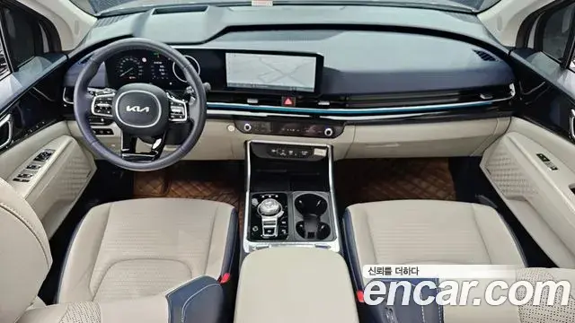 Kia Carnival 2024 — ფოტო 36/41