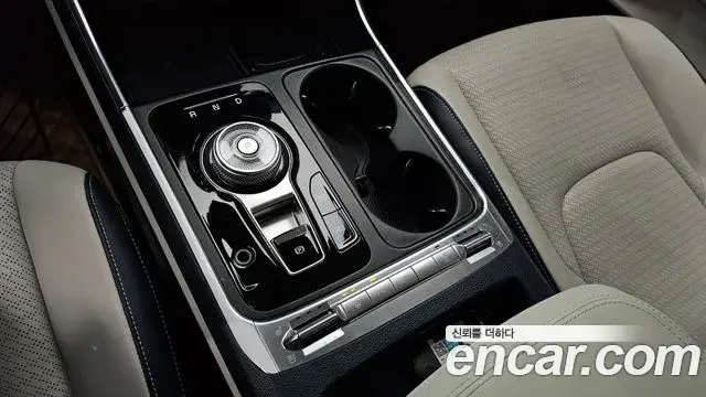 Kia Carnival 2024 — ფოტო 28/41