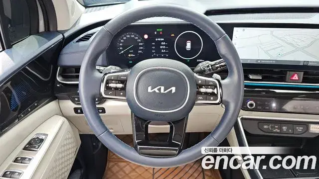 Kia Carnival 2024 — ფოტო 35/41