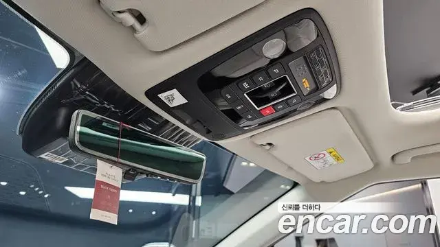 Kia Carnival 2024 — ფოტო 24/41