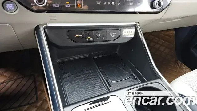 Kia Carnival 2024 — ფოტო 2/41