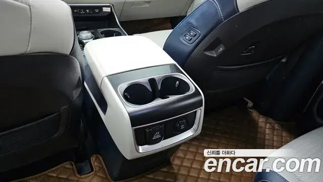 Kia Carnival 2024 — ფოტო 5/41