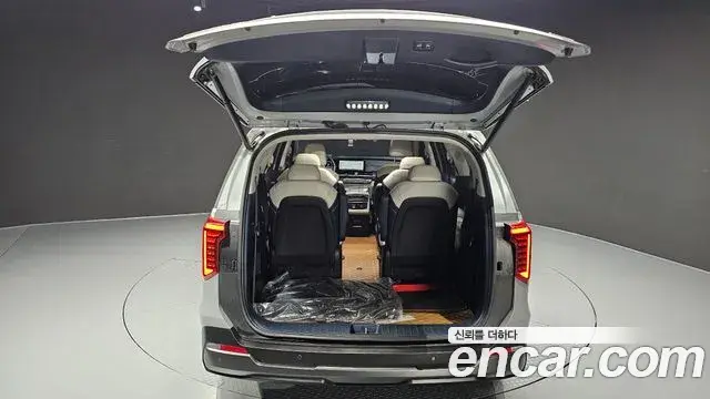 Kia Carnival 2024 — ფოტო 10/41