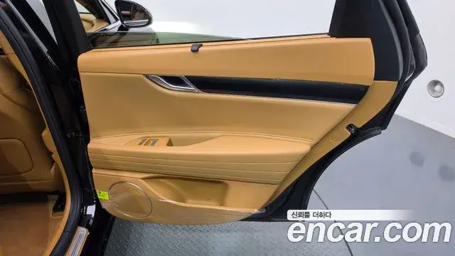 Genesis G80 2024 — Photo 17/30