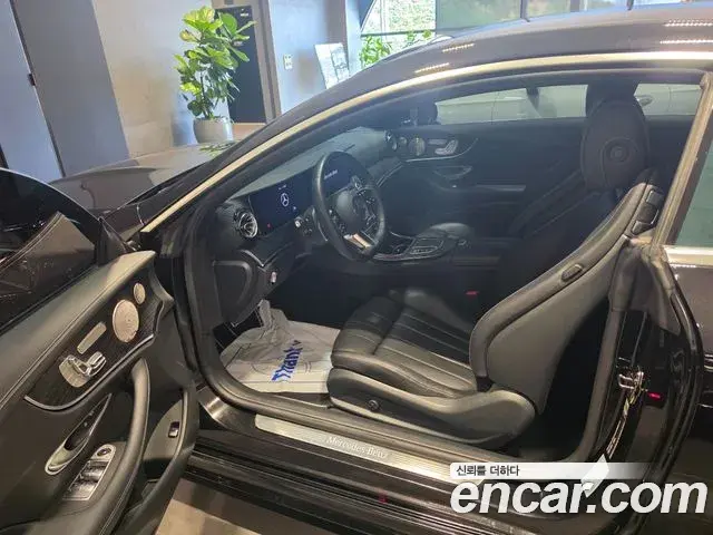 Mercedes-Benz E-Class 2023 — Фото 8/18