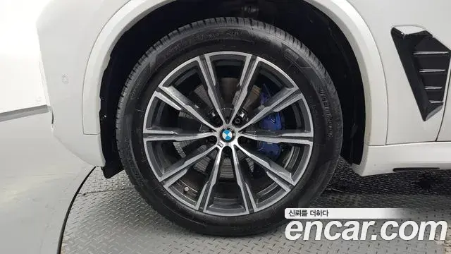 BMW X5 2024 — Photo 33/37