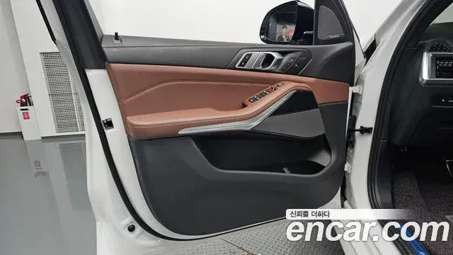BMW X5 2024 — Photo 17/37