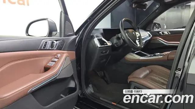 BMW X7 2023 — Photo 14/32