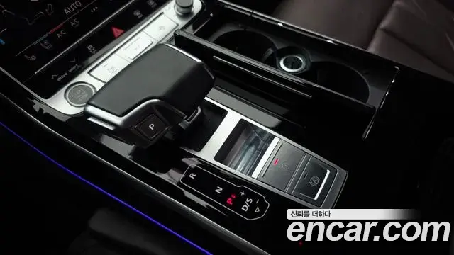 Audi A8 2021 — Фото 9/20
