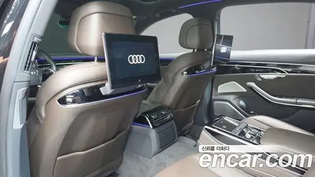 Audi A8 2021 — Фото 15/20