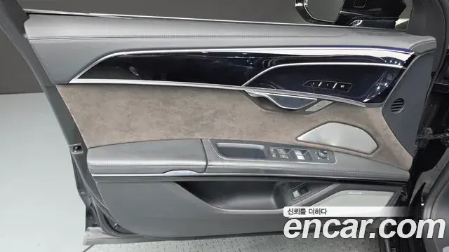 Audi A8 2021 — ფოტო 2/37