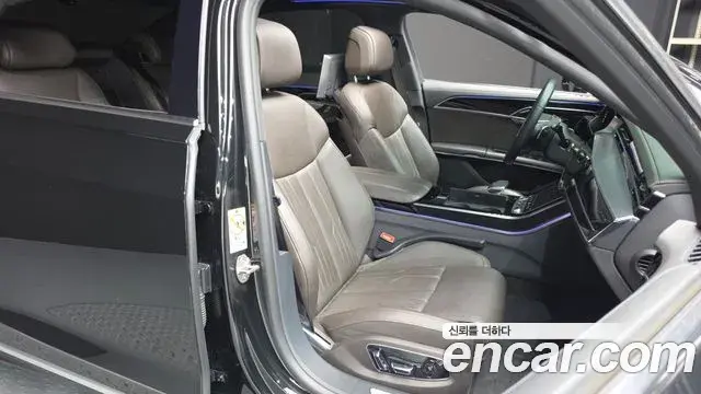 Audi A8 2021 — ფოტო 21/37
