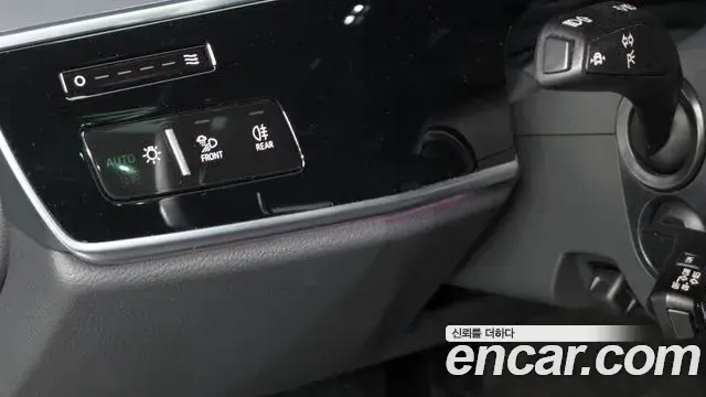 Audi A8 2021 — ფოტო 20/37
