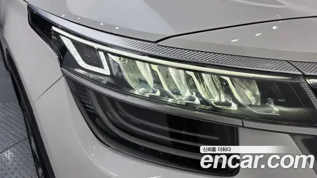 Kia Seltos 2022 — ფოტო 21/33